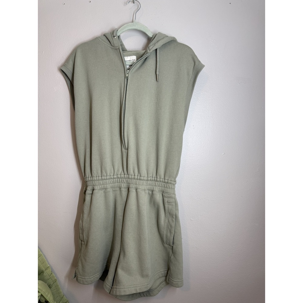 Abercrombie & Fitch Hooded Fleece Romper – Sage Green – Size MT